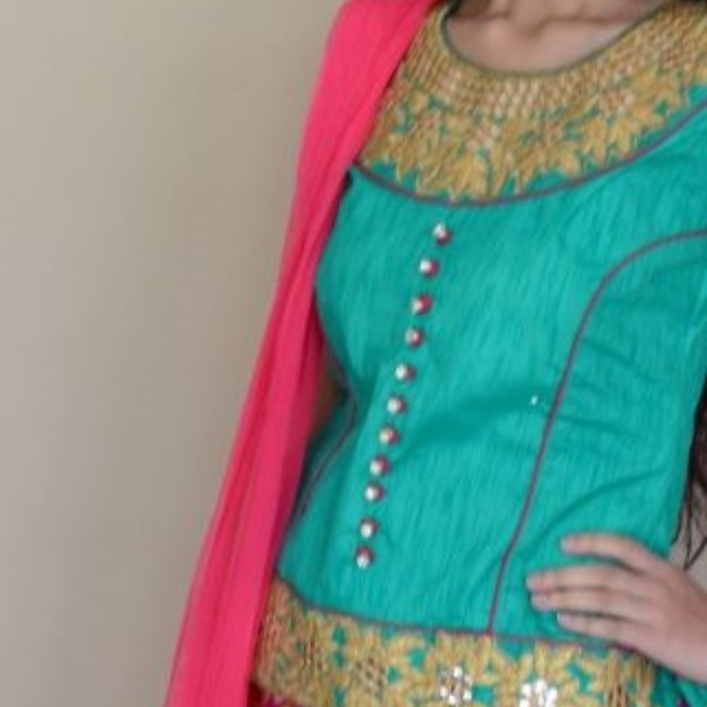 *** WEDDING PARTY WEAR Lehenga Choli Embroidery NEW S-M + FREE GIFT ***